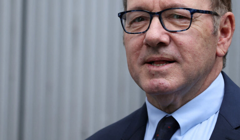 El fiscal dice que Kevin Spacey no es sólo un «gran ligón», sino un «gran acosador sexual»