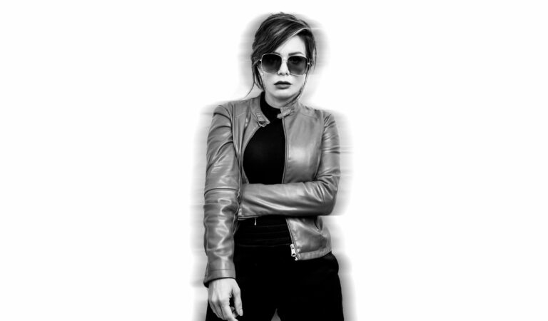 Elena llega a la escena musical con “acompáñame” [VIDEO]