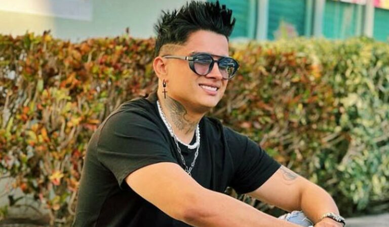 ¡Éxito total! Juan Miguel recibió certificación de los Grammy Awards