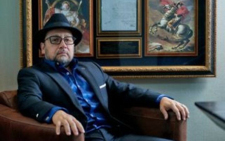 Accesibilidad literaria: Reconocido influencer explora el mercado de libros en braille