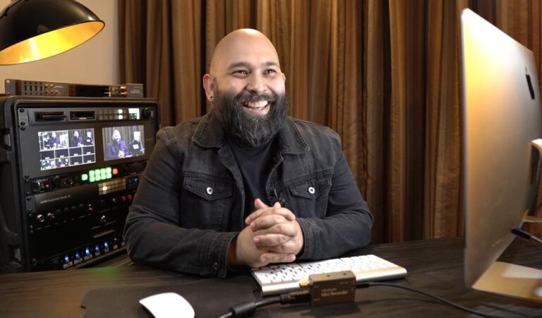 ¡Éxito total! Rolando Saavedra se consagra en el mundo de los videoclips