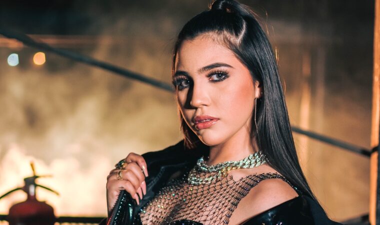 Con un tema «Diferente», Amira regresa a la palestra musical este 2023