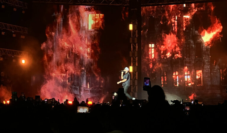 ¡Otra vez! Eladio Carrión la rompió con su presentación en Venezuela [+Big Soto]