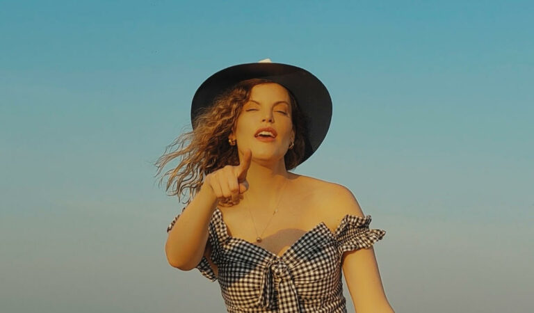 Anabella Mondi lanzó su primer tema inédito de su álbum Global Llanera
