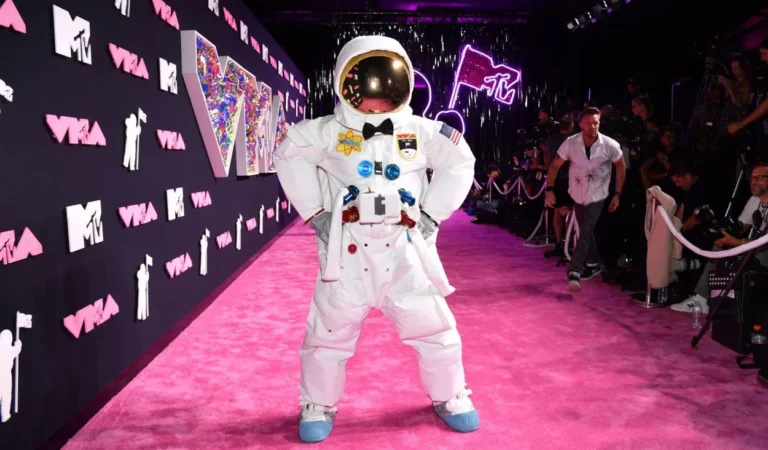 Taylor Swift arrasa en los MTV VMAs y Shakira deslumbra con tu poder latino [Ganadores]