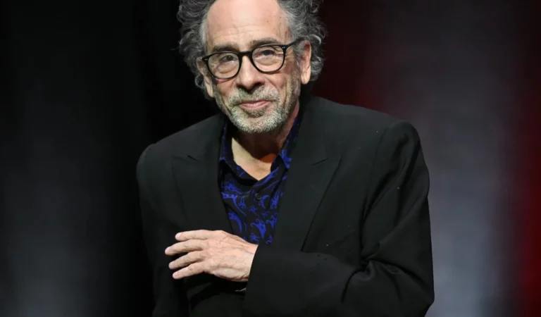 Tim Burton sobre ver su estilo de animación imitado por la inteligencia artificial: «Es como un robot que toma tu humanidad»