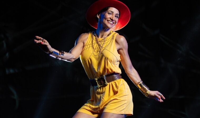 Viral: Conoce a la venezolana que a través del baile brinda amor y alegría
