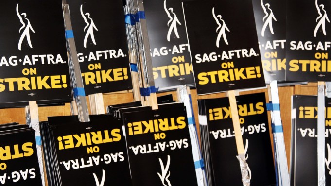 SAG-AFTRA dice que está esperando las respuestas de los estudios a las últimas propuestas en medio de las negociaciones