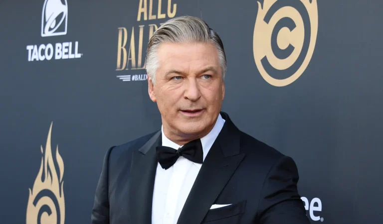 La fiscalía investiga si Alec Baldwin atentó contra la seguridad del plató de «Rust»