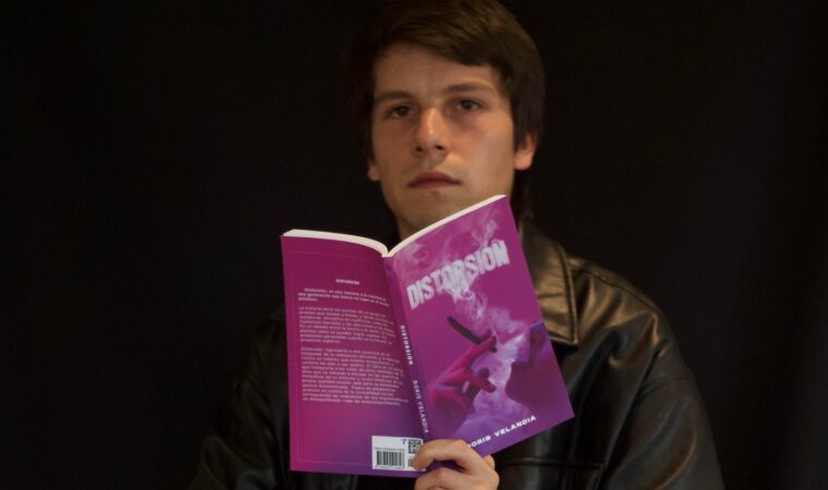 Con su nuevo texto «Distorsión», Boris Velandia se vuelve una referencia en la escritura 