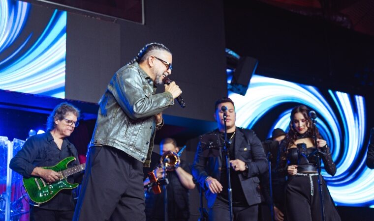 Desde Miami: Luis Enrique hizo vibrar al público con una noche llena de éxitos