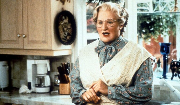 Chris Columbus anuncia un documental sobre «Señora Doubtfire»: «Queremos mostrar el proceso de improvisación de Robin»