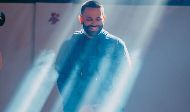 Con nueva música que reafirma su fe, Gocho despide el 2023 con el lanzamiento de «Tengo un Dios»