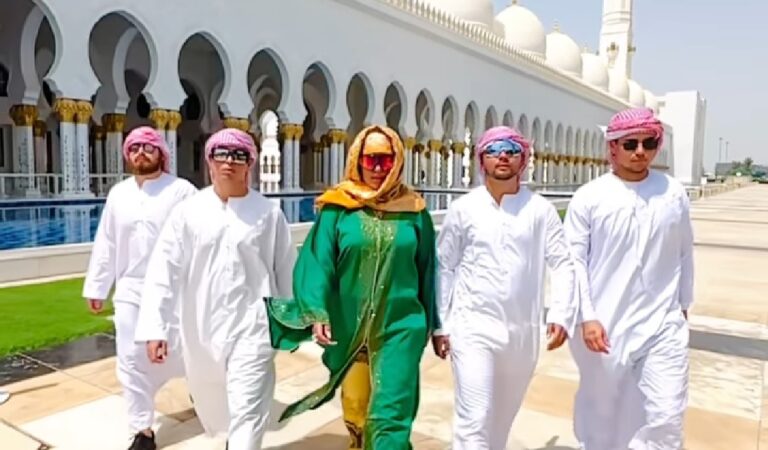 Dubái no logró encantar a Karol G