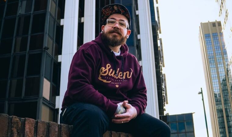 De tendencia en Argentina: Eduardo Iglesias marca pauta plasmando su arte del graffiti en la piel