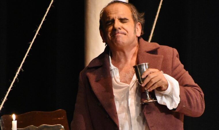 Con su monólogo «Mi último delirio», Héctor Manrique regresa al teatro 