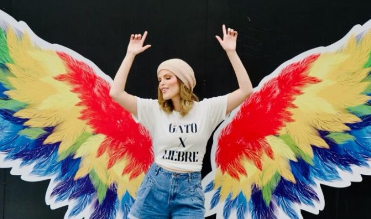 Anabella Mondi le dio la bienvenida al 2024 con un merengue electrónico en colaboración con Juan Miguel