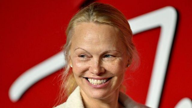 ¡Aquí está la respuesta! La razón por la que Pamela Anderson dejó de maquillarse