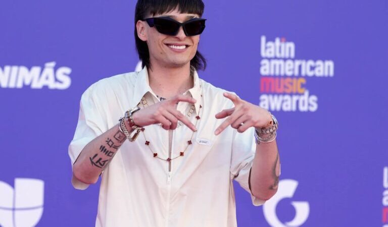 ¡Oh! Revelaron que Peso Pluma está internado en un centro de rehabilitación