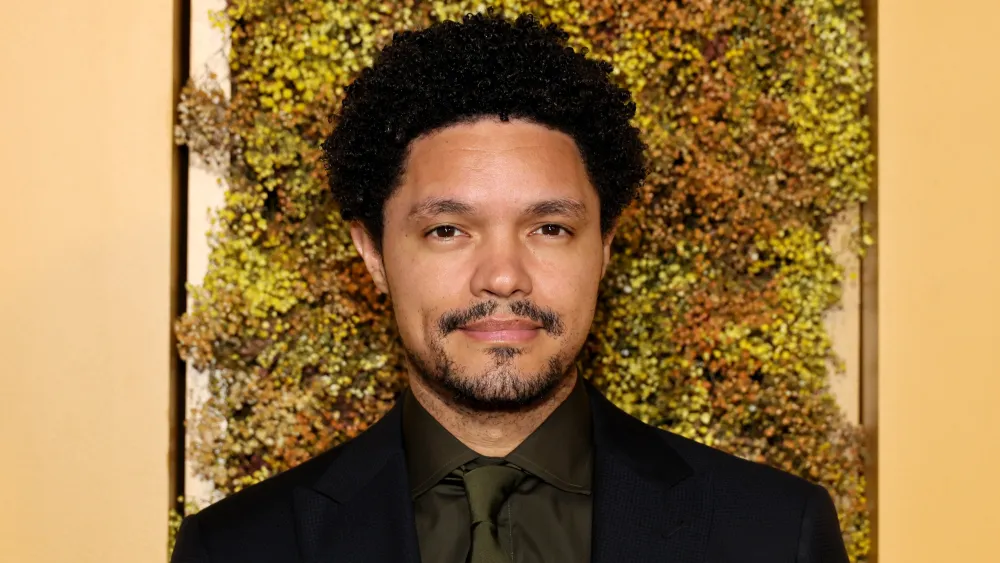 Trevor Noah en la conducción de los Grammy