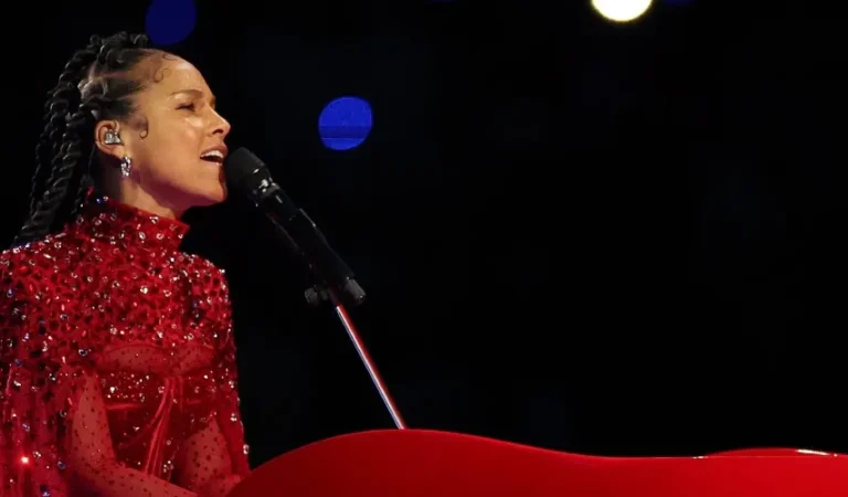 ¡Sin una gota de maquillaje! Alicia Keys está dejando descansar su piel