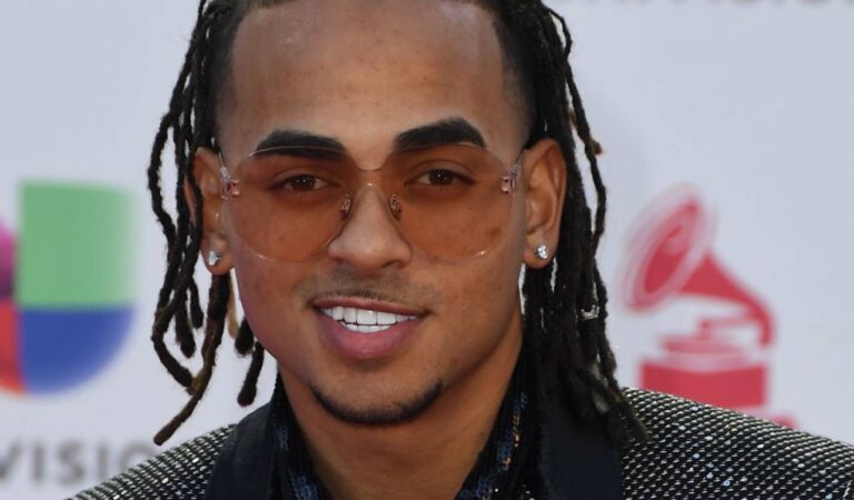 Ozuna reveló cuánto dinero tenía el día de la primera cita con su esposa