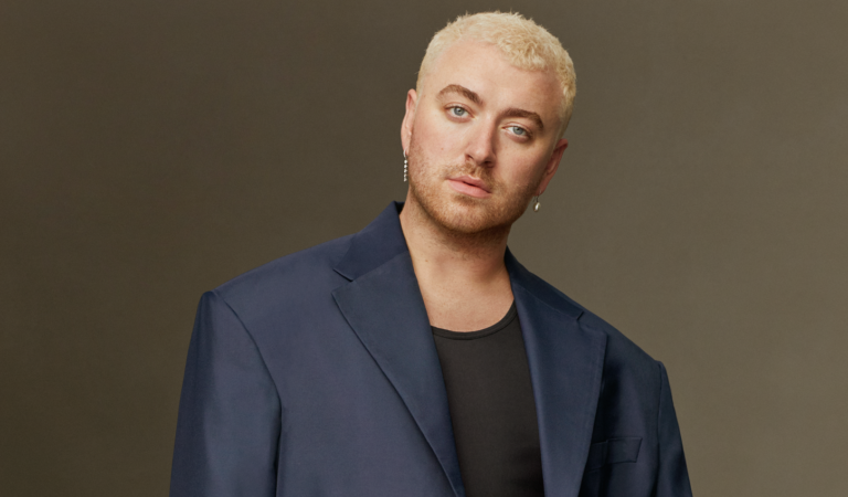 Sam Smith causa sensación en la Semana de la Moda de París al desfilar para la legendaria Vivienne Westwood 