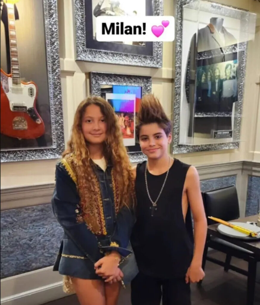 Shakira aplaude a su hijo en su debut