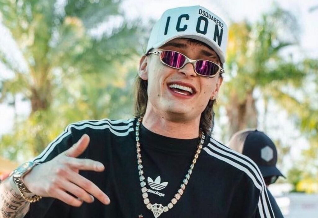 Peso Pluma es portada de Rolling Stone