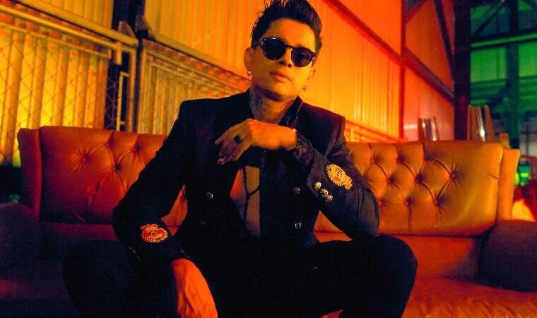 Juan Miguel trabaja en un álbum cargado de historias cotidianas y «Me gustas» se presenta como el primer adelanto