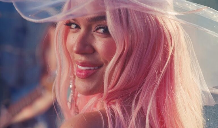 ¡Un caos en Guatemala! Tres muertos luego del concierto de Karol G