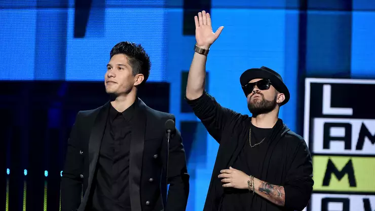 Chyno y Nacho revivieron sus mejores éxitos en el Metro de Caracas