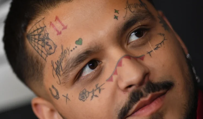 ¡Continúan los rumores! Nodal está disfrutando de las playas de Miami y sin Cazzu