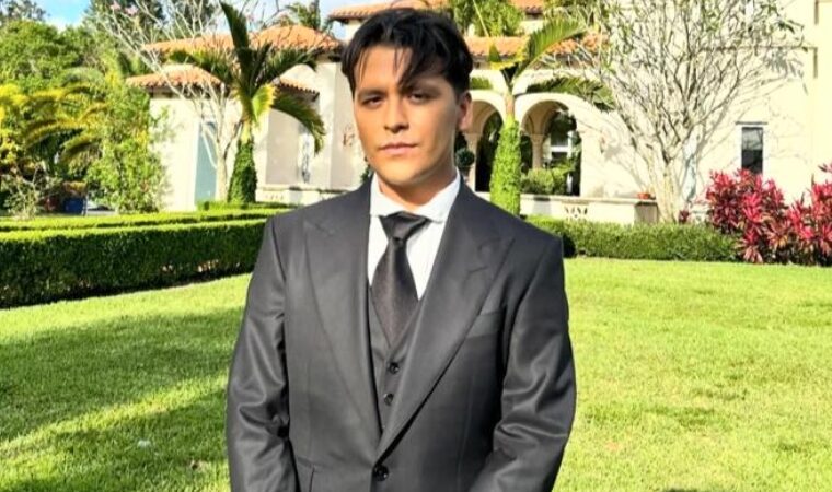 ¿Se ve mejor? Así reaccionaron sus seguidores al ver a Christian Nodal sin tatuajes en la cara