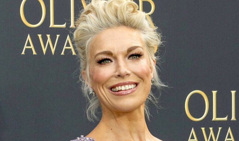 «Nunca le dirías eso a un hombre»: Hannah Waddingham enfrenta a un fotógrafo durante la alfombra verde de los Premios Olivier 2024