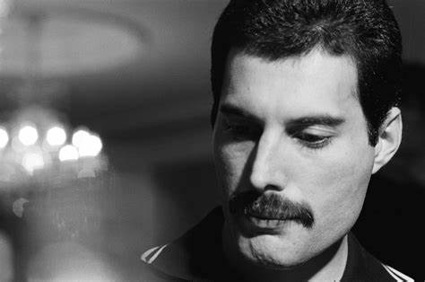 La mansión donde vivió Freddie Mercury está a la venta