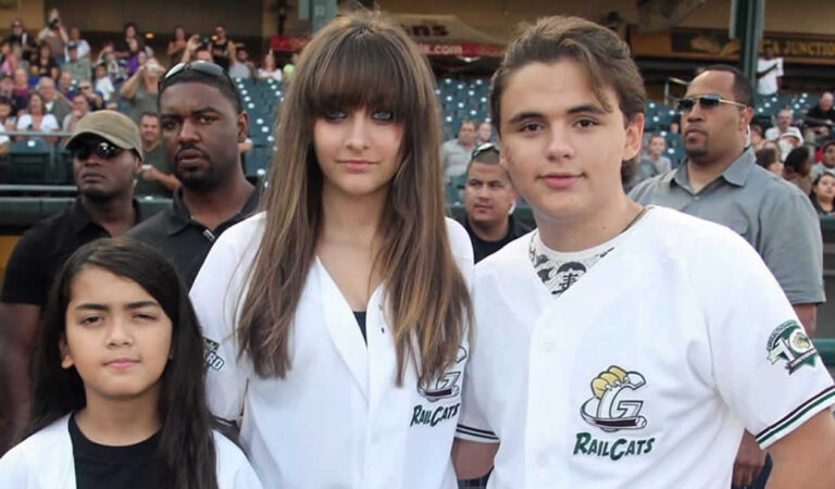 ¡Sorpresa! Los hijos de Michael Jackson aparecieron juntos en un evento