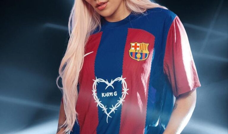 Continúa la temporada «Bichota» con la nueva franela del FC Barcelona