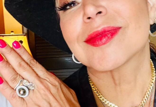 ¡Se lanza al agua! Liliana Rodríguez presume la roca que le regalaron por su cumpleaños ¡Se lanza al agua! Liliana Rodríguez presume la roca que le regalaron por su cumpleaños