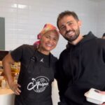 Venezolana le cocinó arepas a jugadores del Mánchester City- Foto Cortesía