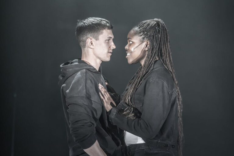 Tom Holland como Romeo- Foto Cortesía