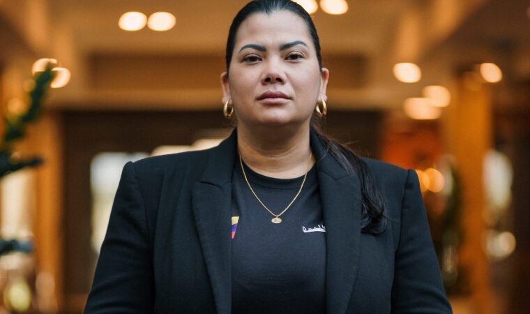 Con sus técnicas de masajes, Alebis Gómez impacta en el mundo de la estética