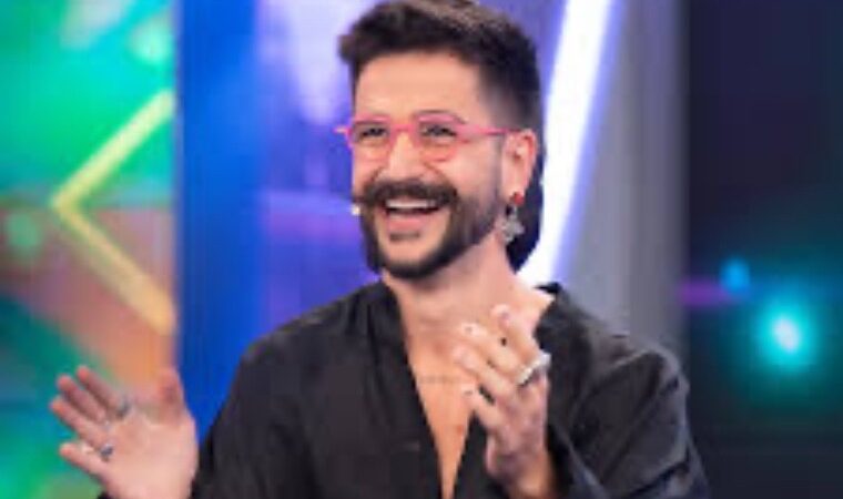 Camilo presume collar hecho con leche materna de Evaluna y lo tildan de “perturbador”