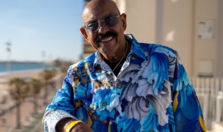 ¡Triunfando! Oscar D’León sigue rugiendo en su gira internacional