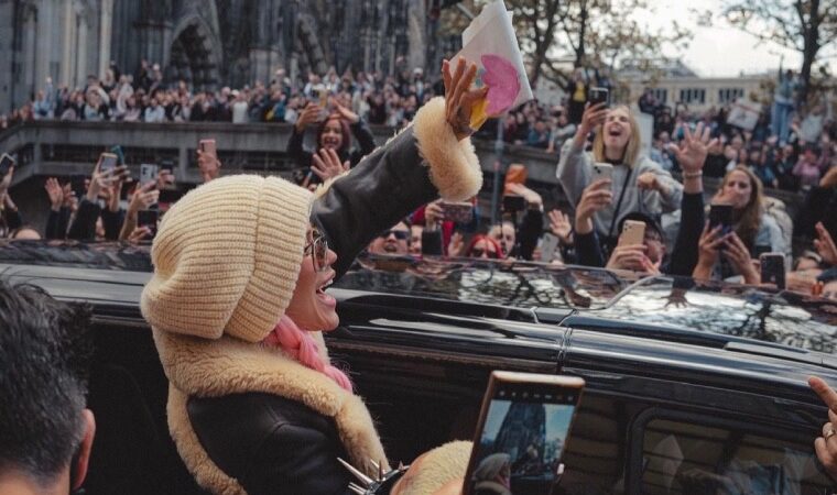 Karol G responde a quienes critican que sus conciertos “están llenos de latinos”