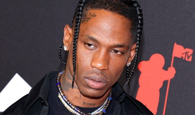 Arrestan al rapero Travis Scott, expareja de Kylie Jenner 