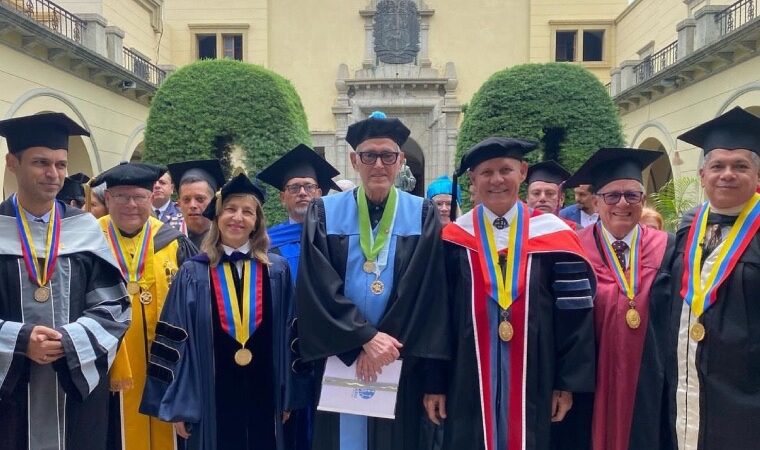 Cantautor Yordano recibió Doctorado Honoris Causa en Arte de la ULA