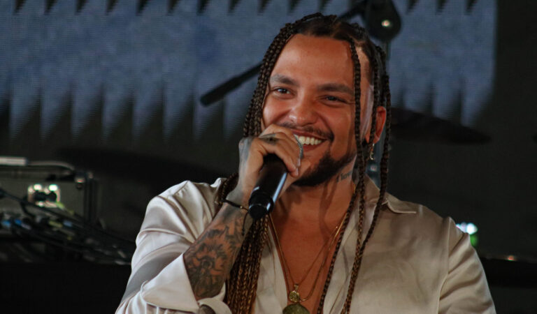 Paseándose por un proceso bastante personal, Jerry Di presentó «Asilo Collections» [+Johnnie Walker]