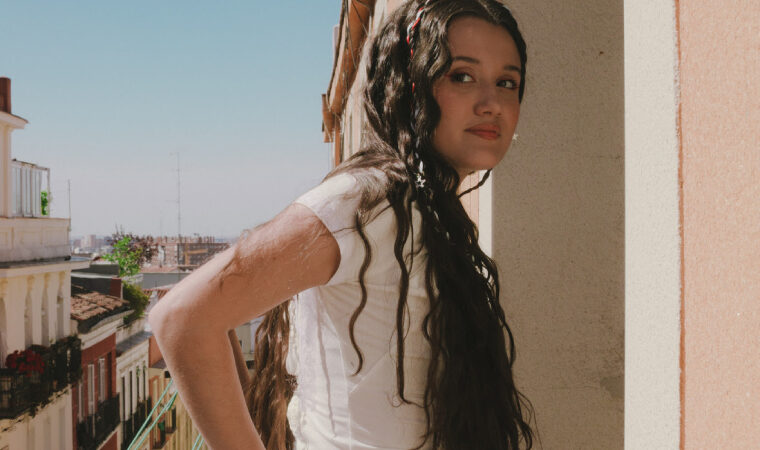 Joaquina presenta su nueva canción «Pesimista»