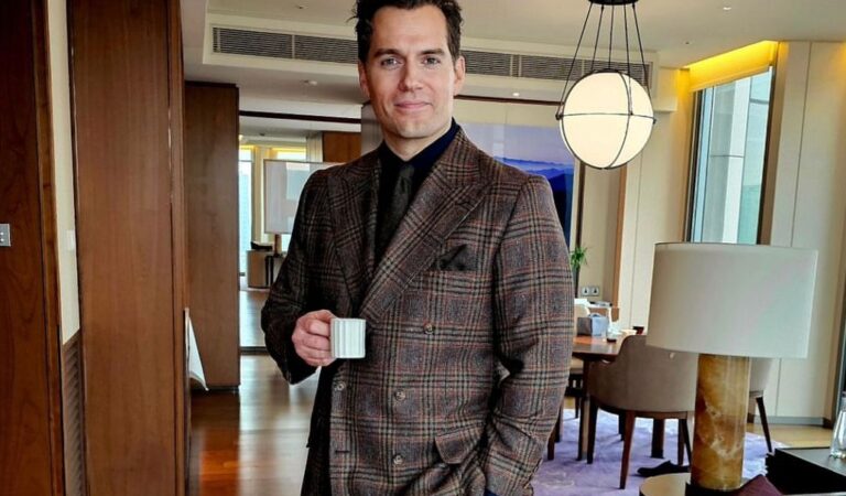 Henry Cavill anunció que se convertirá en padre